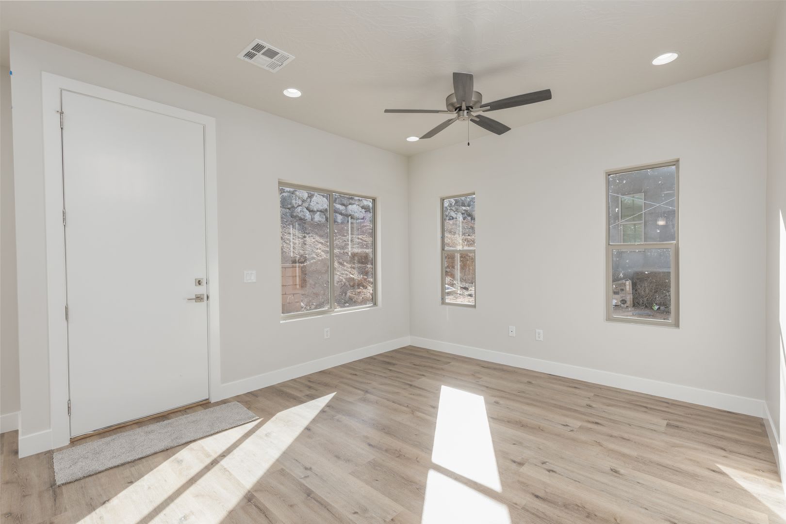 Dog Friendly 3 Bedroom Townhome in Hurricane – photo 2