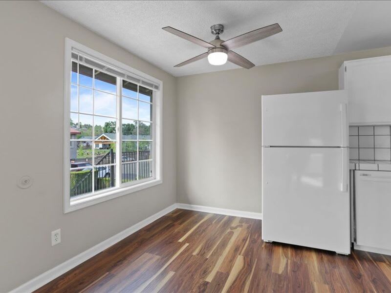 526 S 40th Ave – photo 5