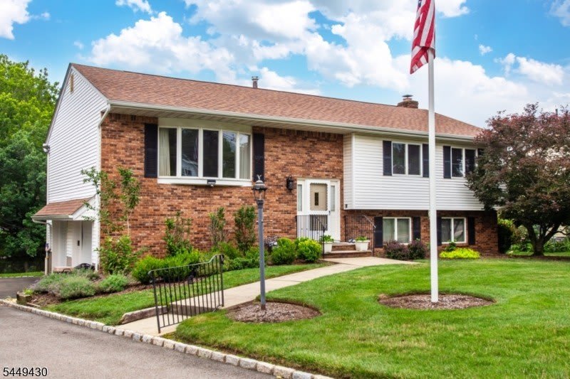 14 Hinchman Ave – photo 2