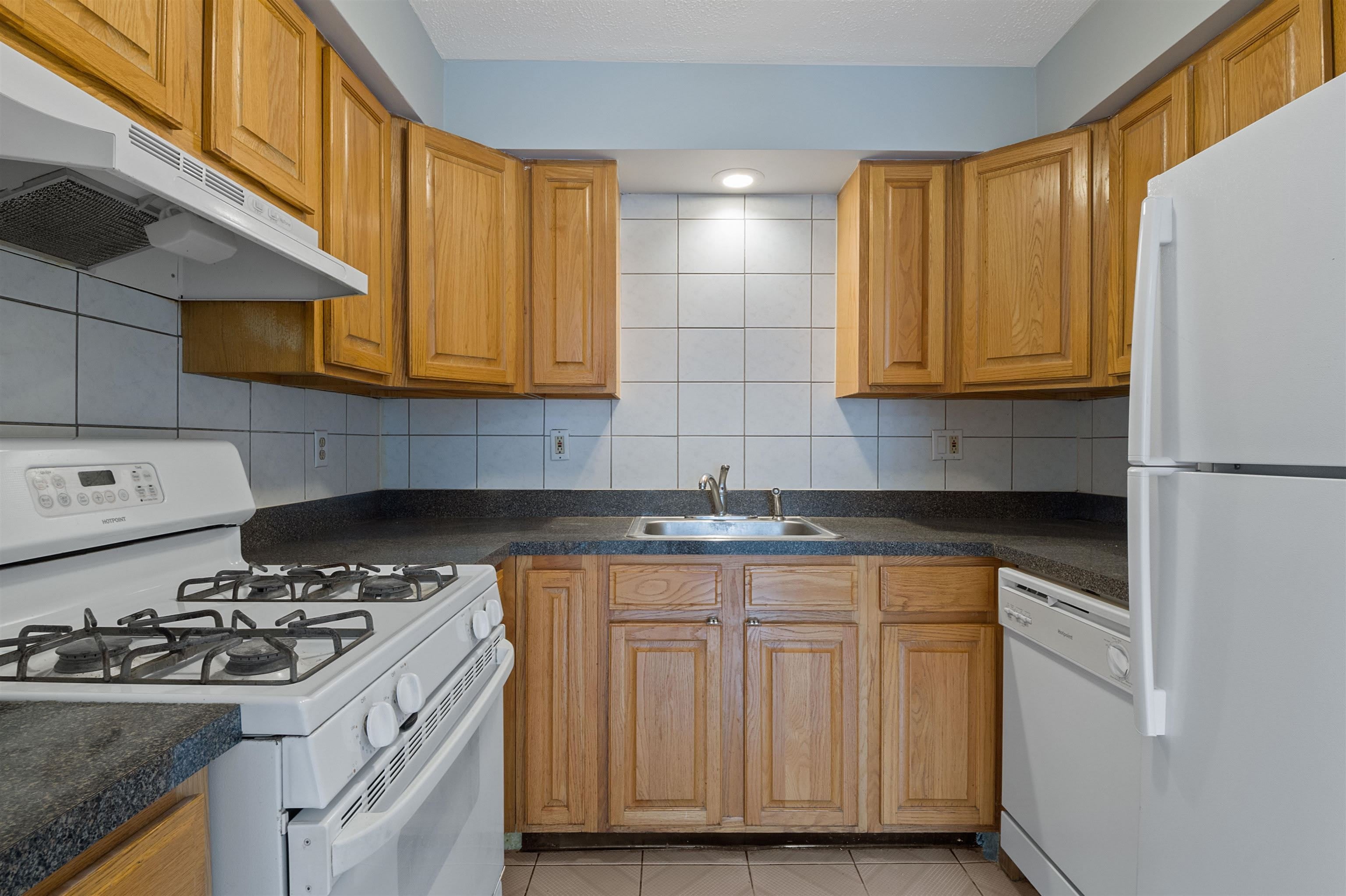 431 7TH ST – photo 4