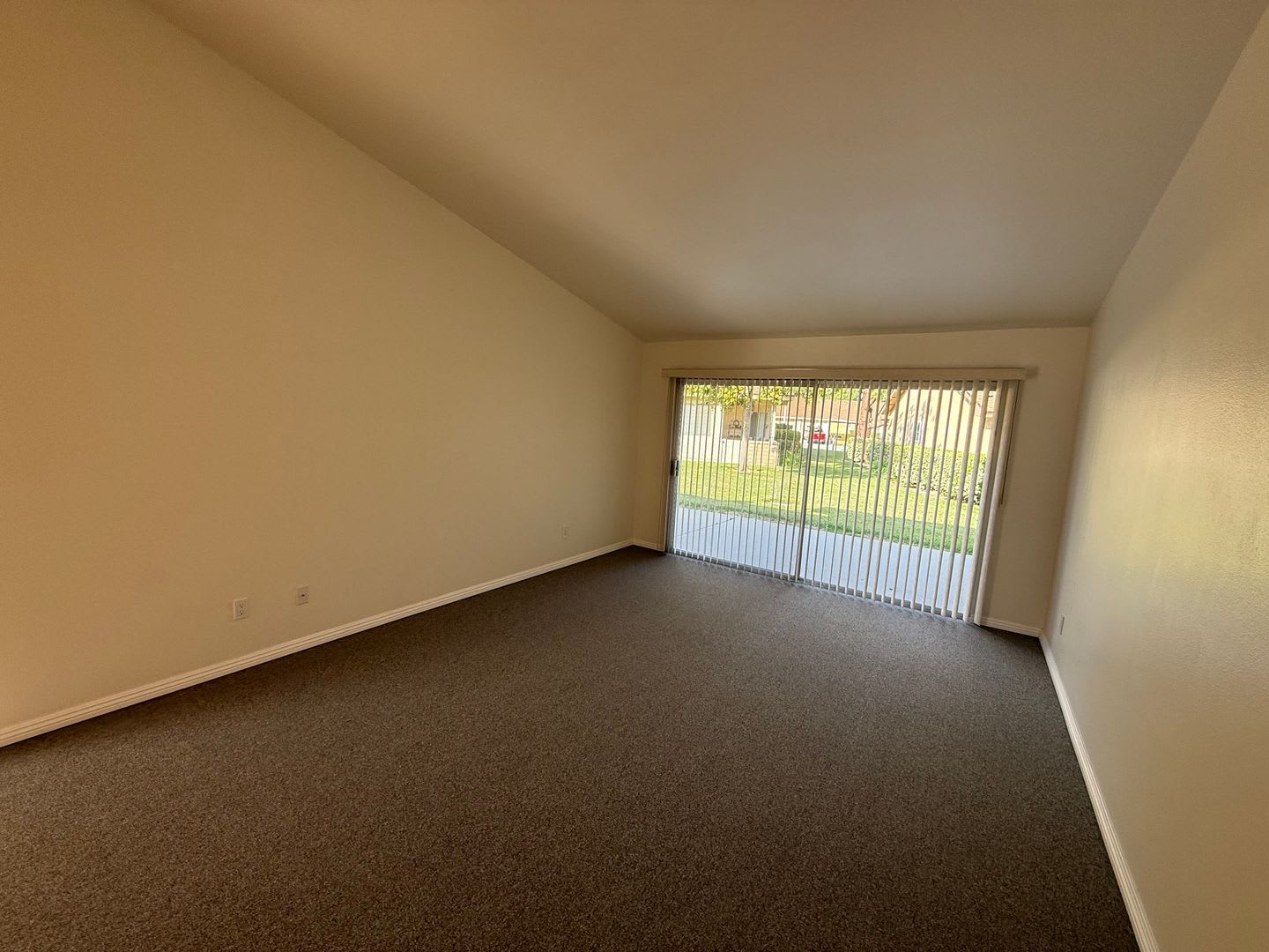 Clean &amp; Move in ready El Dorado – photo 5