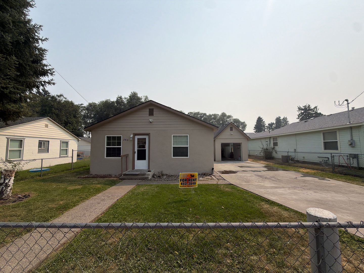 Freshly remodeled 3br 1ba, garage, LVP Flooring throughout. – photo 2