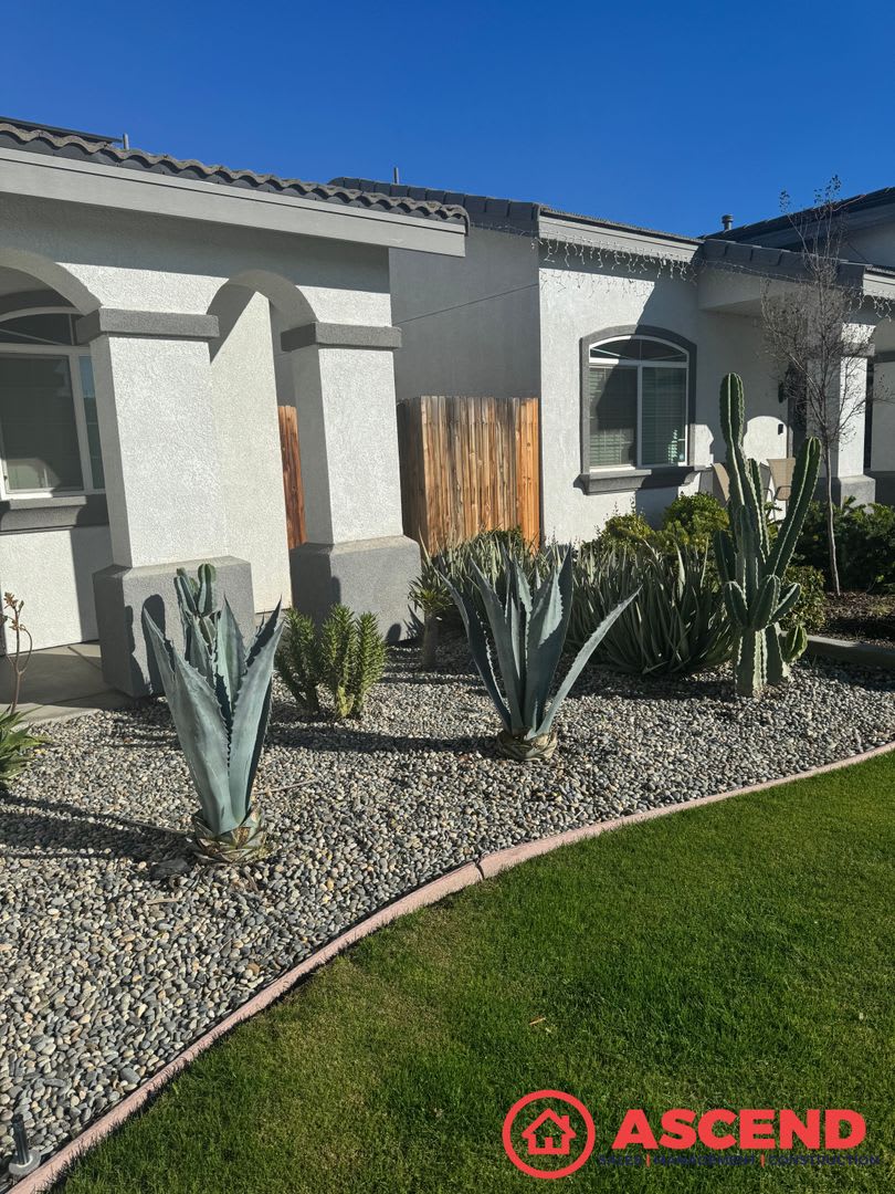Elegant 4Bd 2Ba Home In Bakersfield S 93307 Solar Granite Countertops Vinyl Flooring Small Pets Welcome – photo 2