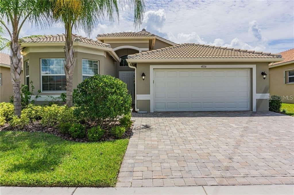 4836 GRAND BANKS Drive – photo 1