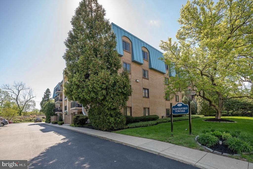 260 W Montgomery Avenue – photo 1