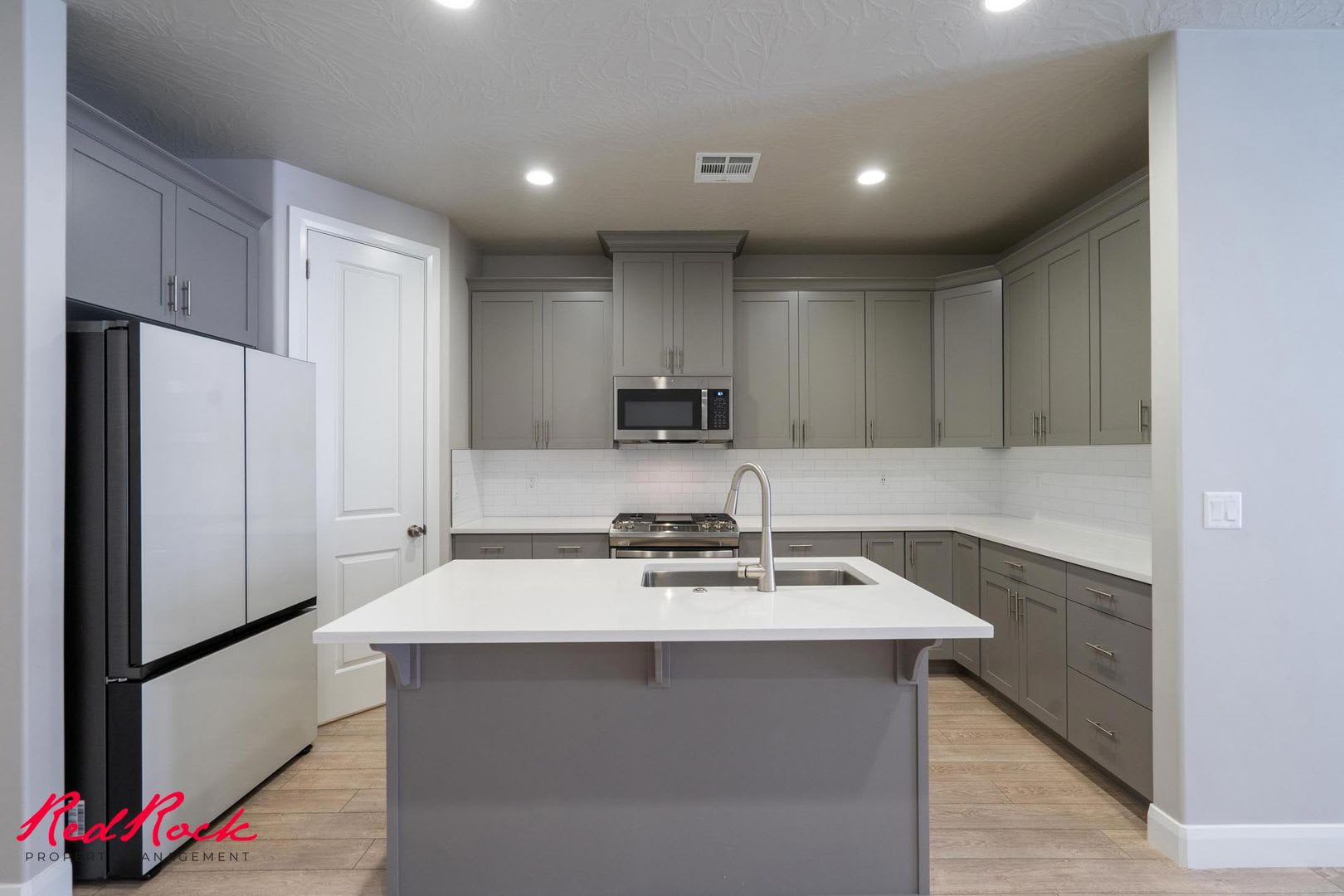 Modern Washington UT Home with 3 Bedrooms and Open Floor Plan – photo 1
