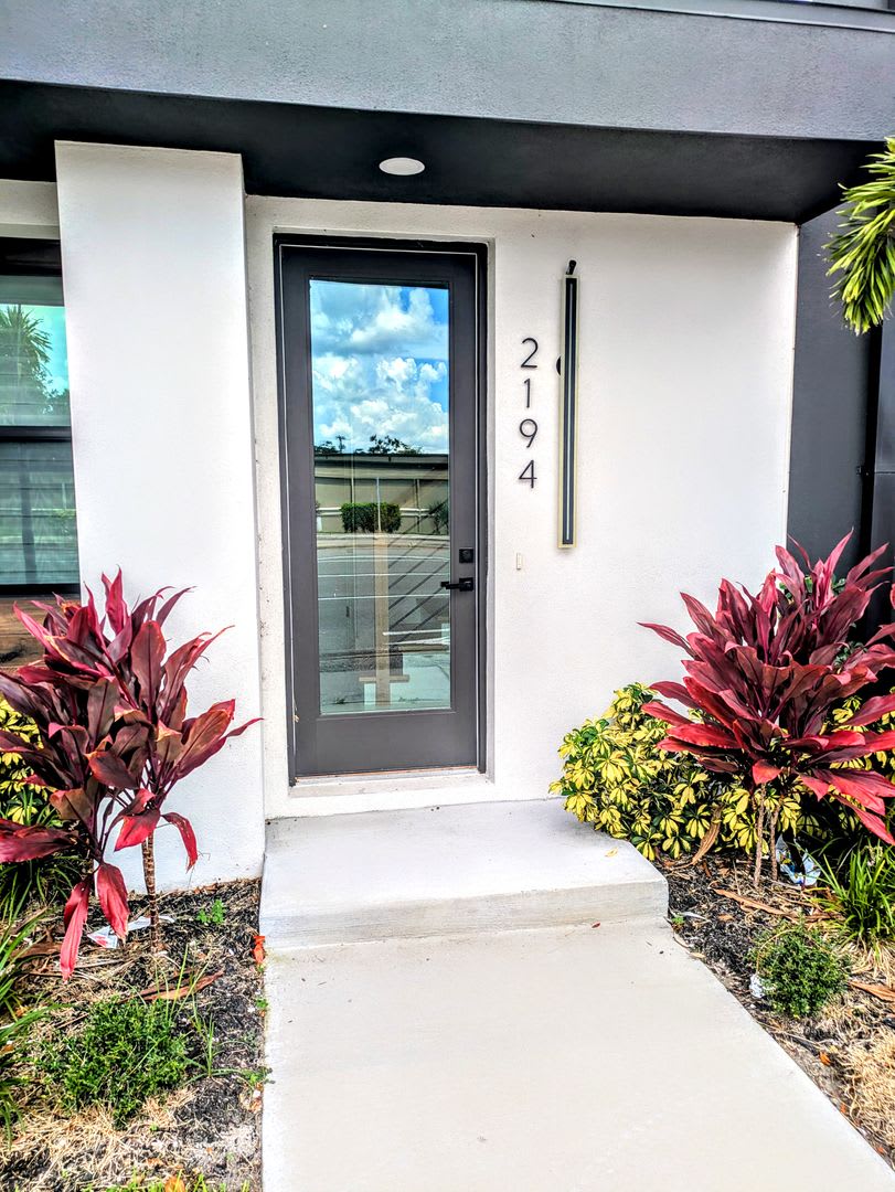 Annual UNfurnished brand new high end townhouse downtown Sarasota – photo 1