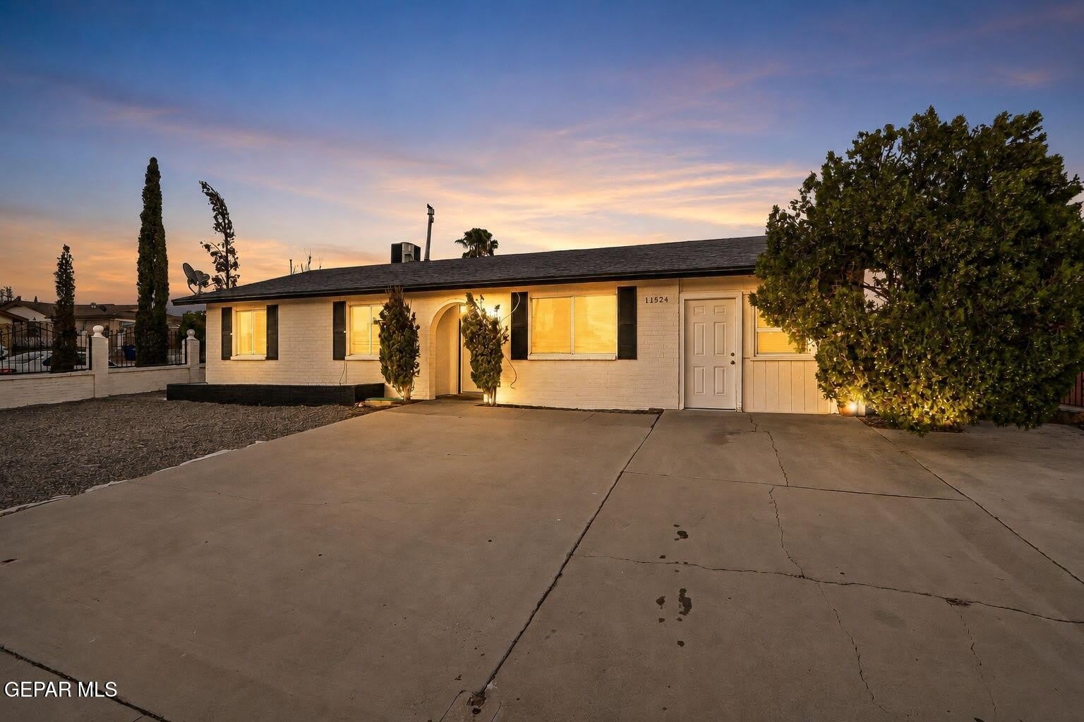 11524 MEADOWBROOK Drive – photo 4