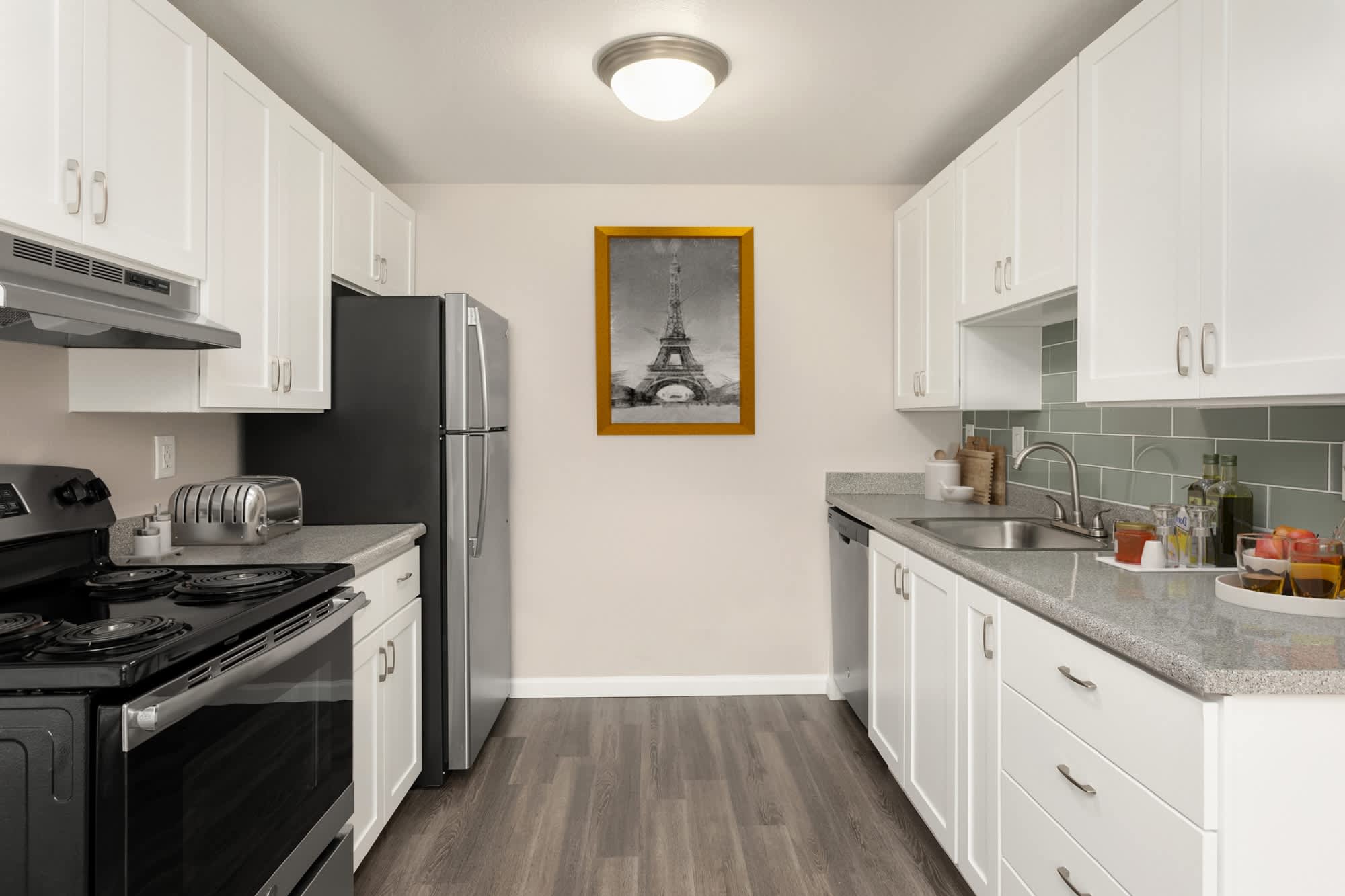 Astoria Apartment Homes – photo 3