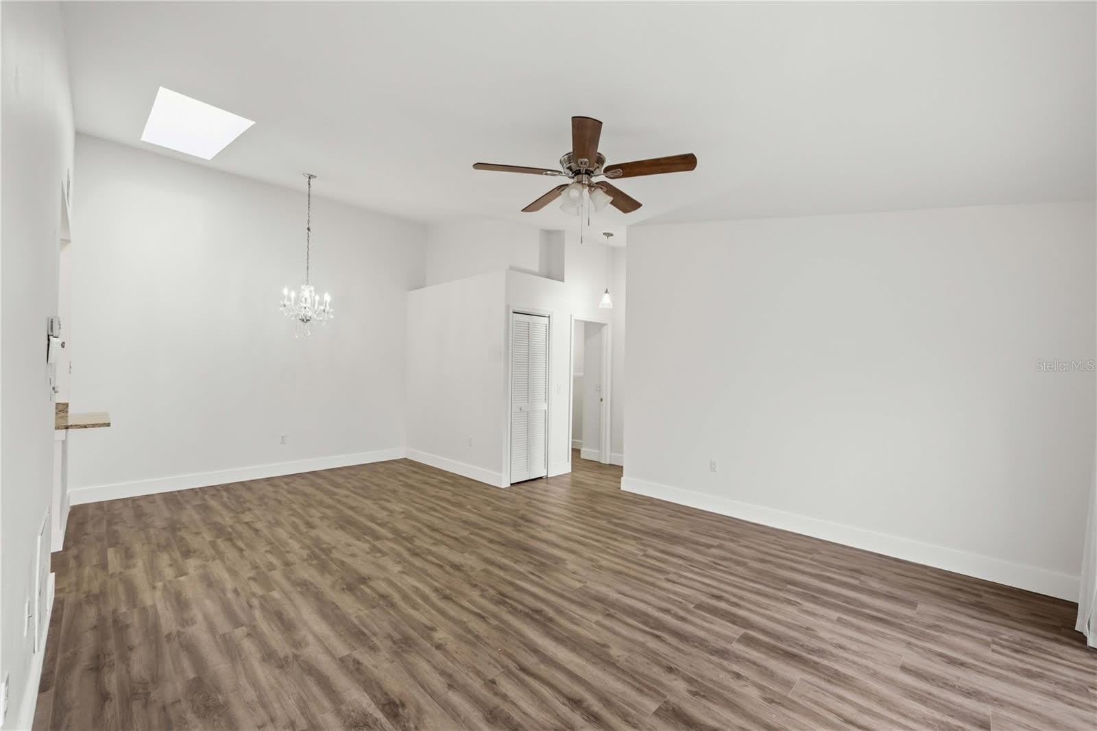 3300 LOVELAND Boulevard – photo 5