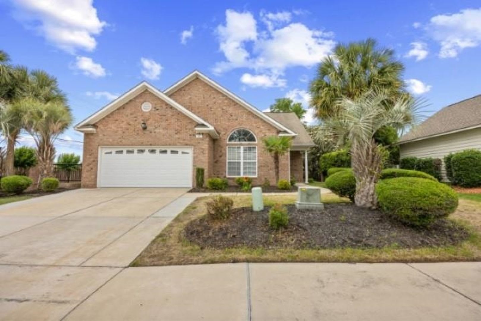 Surfside Beach Club Home!! Available Immediately! – photo 1