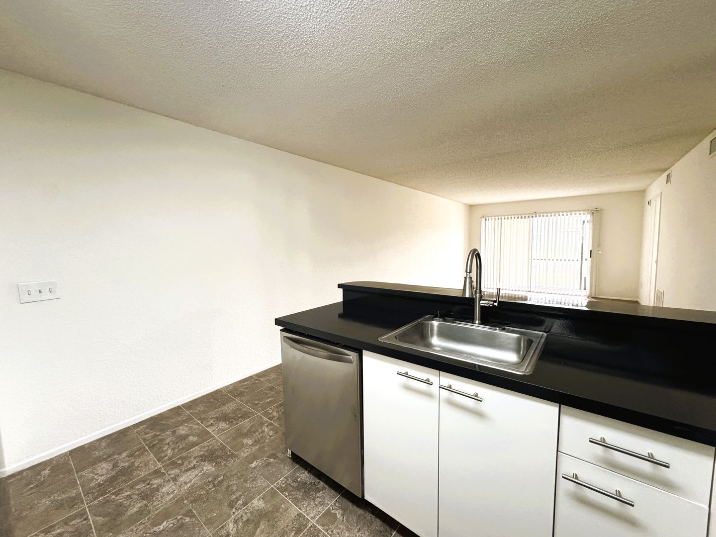 25100 Sandhill Blvd Bldg M Unit 104 – photo 2