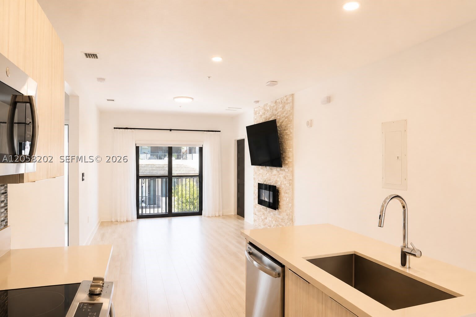 4740 NW 84th Ct – photo 5