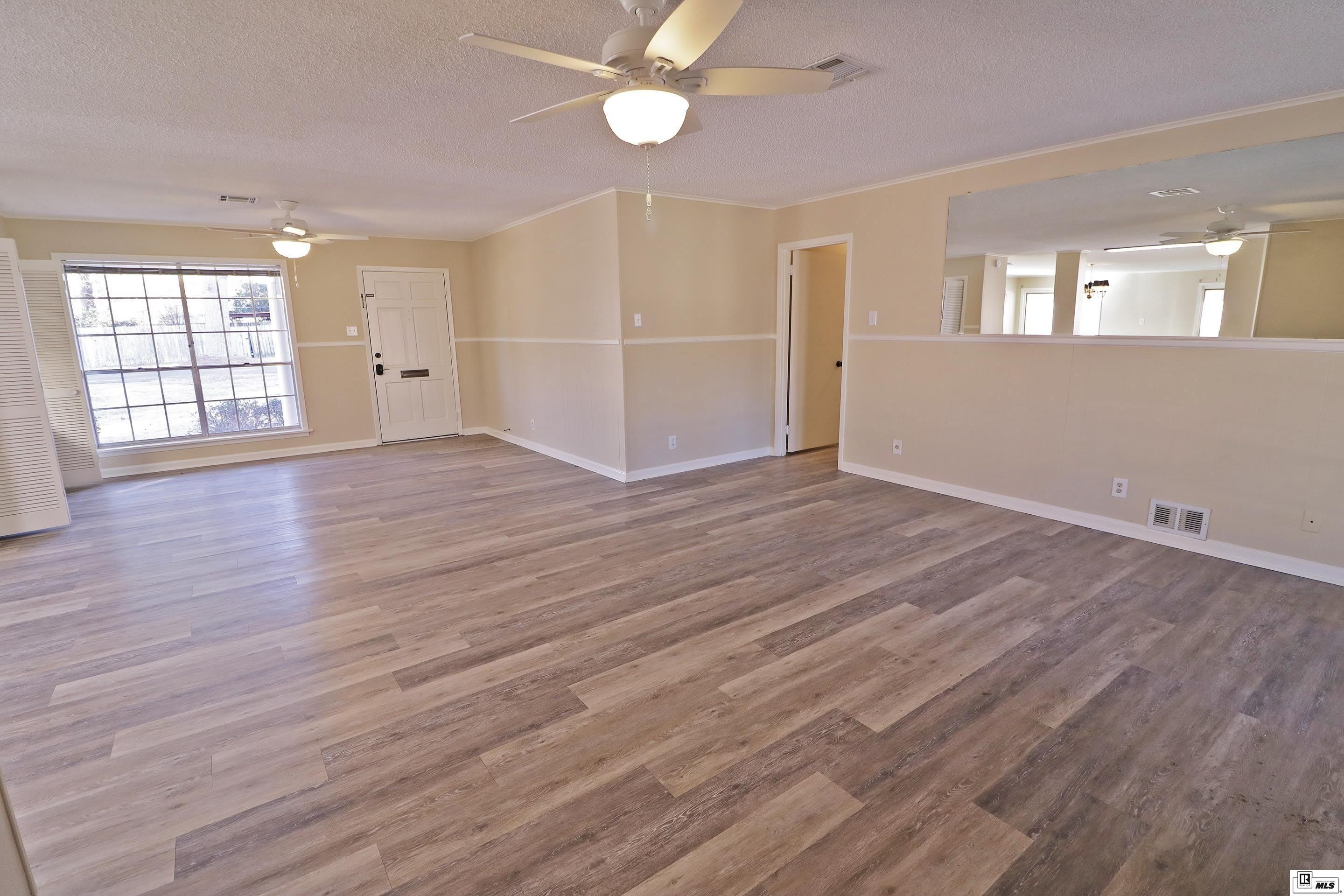 2504 KENMORE STREET – photo 4