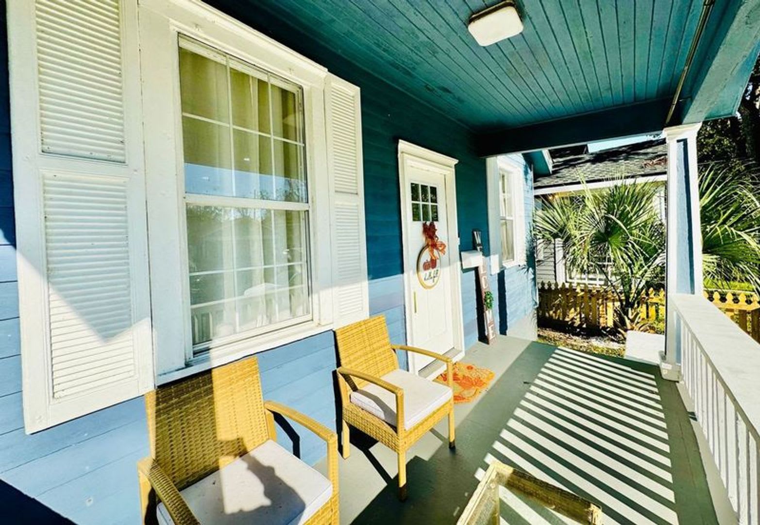 4 Bedroom 2 Bath Bungalow, in Forsyth Park- Available now!!! – photo 2