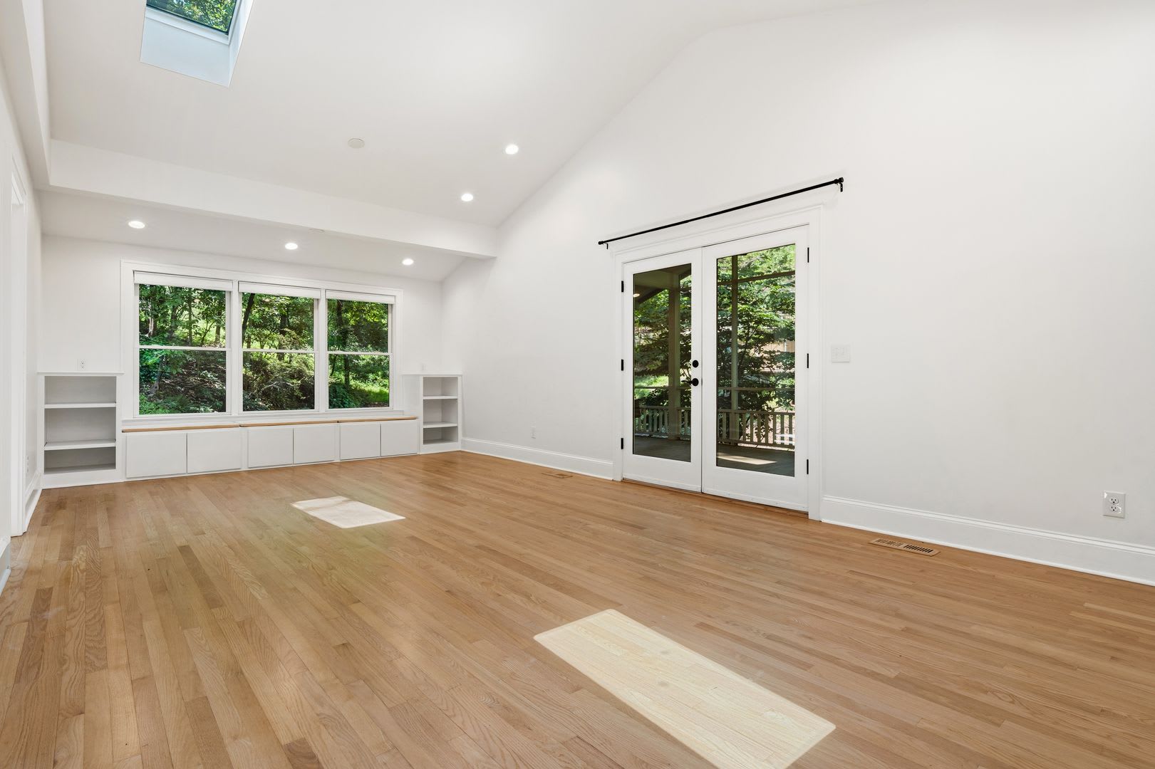 Bright Updated Home Minutes From Unc And Downtown Chapel Hill – photo 2