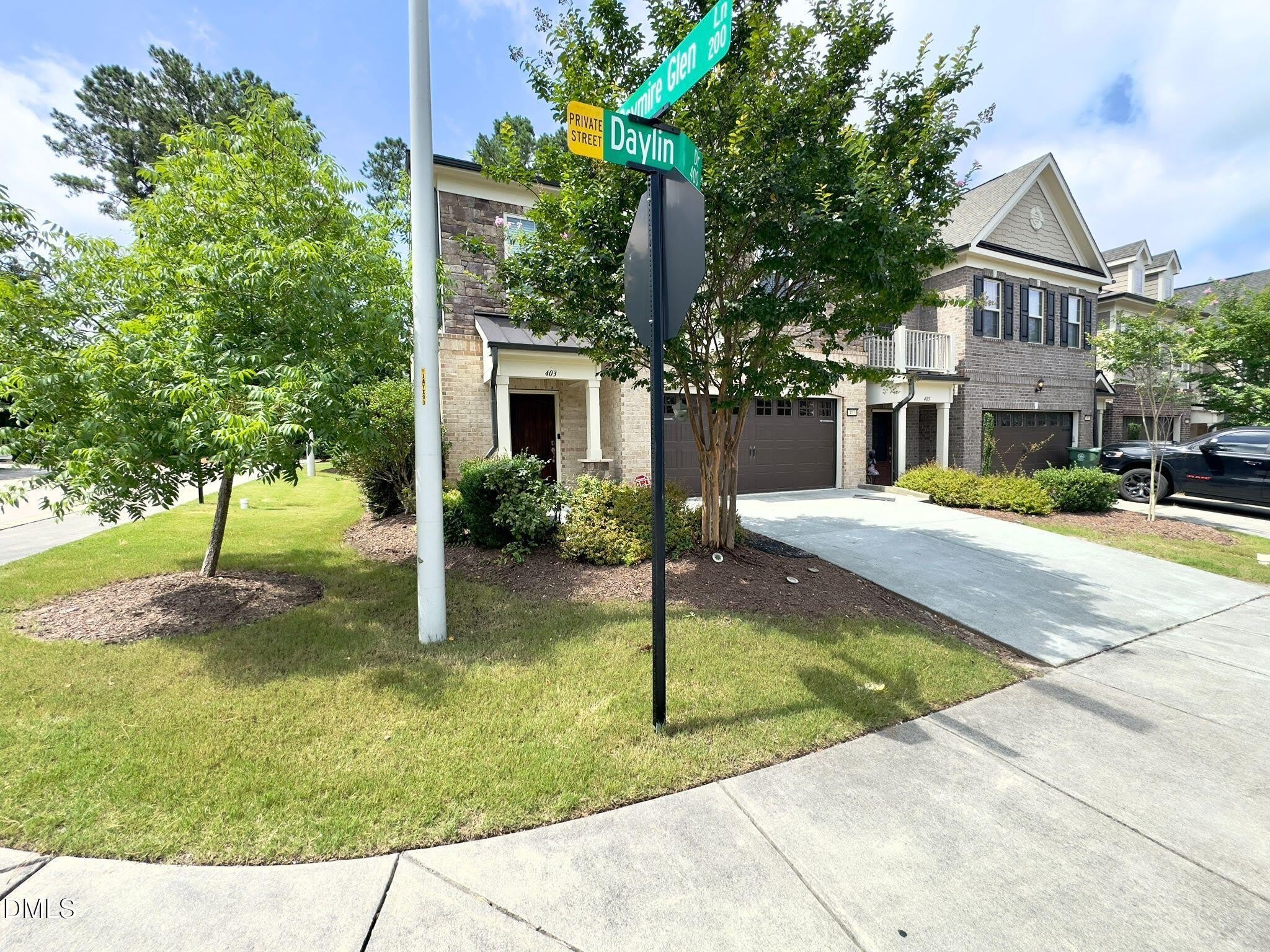 403 Daylin Drive – photo 2