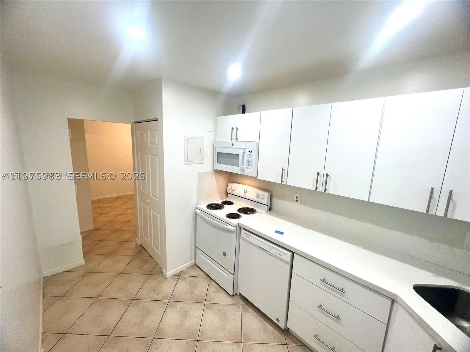 3115 Oakland Shores Dr – photo 2