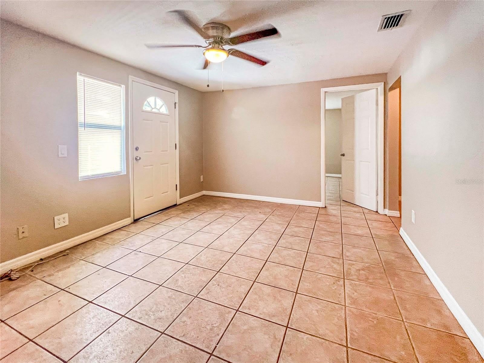 2137 ROSELAWN Street – photo 4