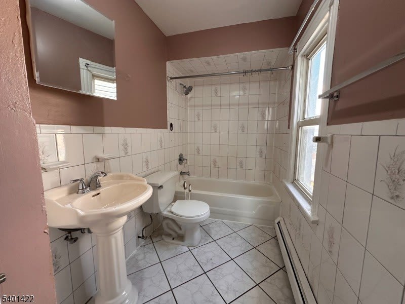 748 Trumbull St – photo 5