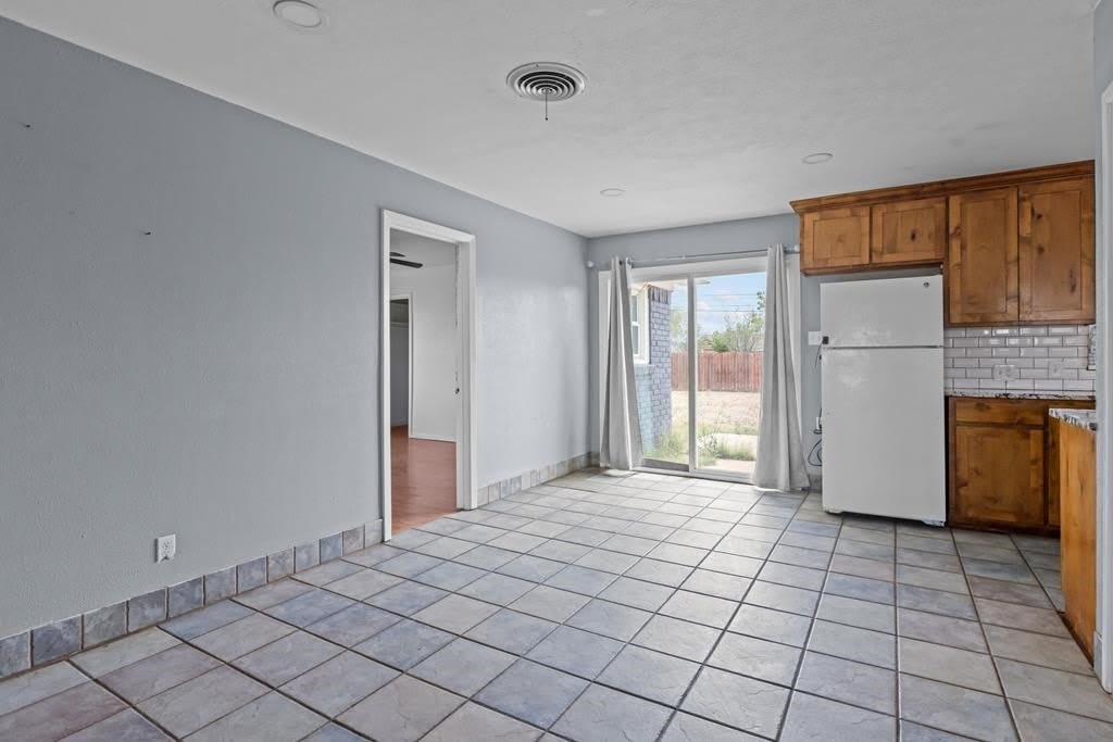 4305 Parkdale Dr – photo 4
