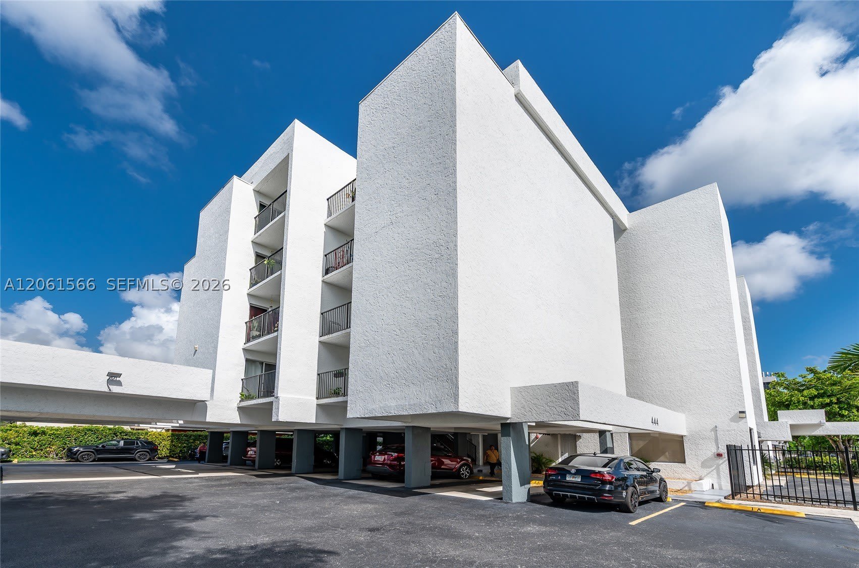 444 Sw 27Th Ave – photo 2