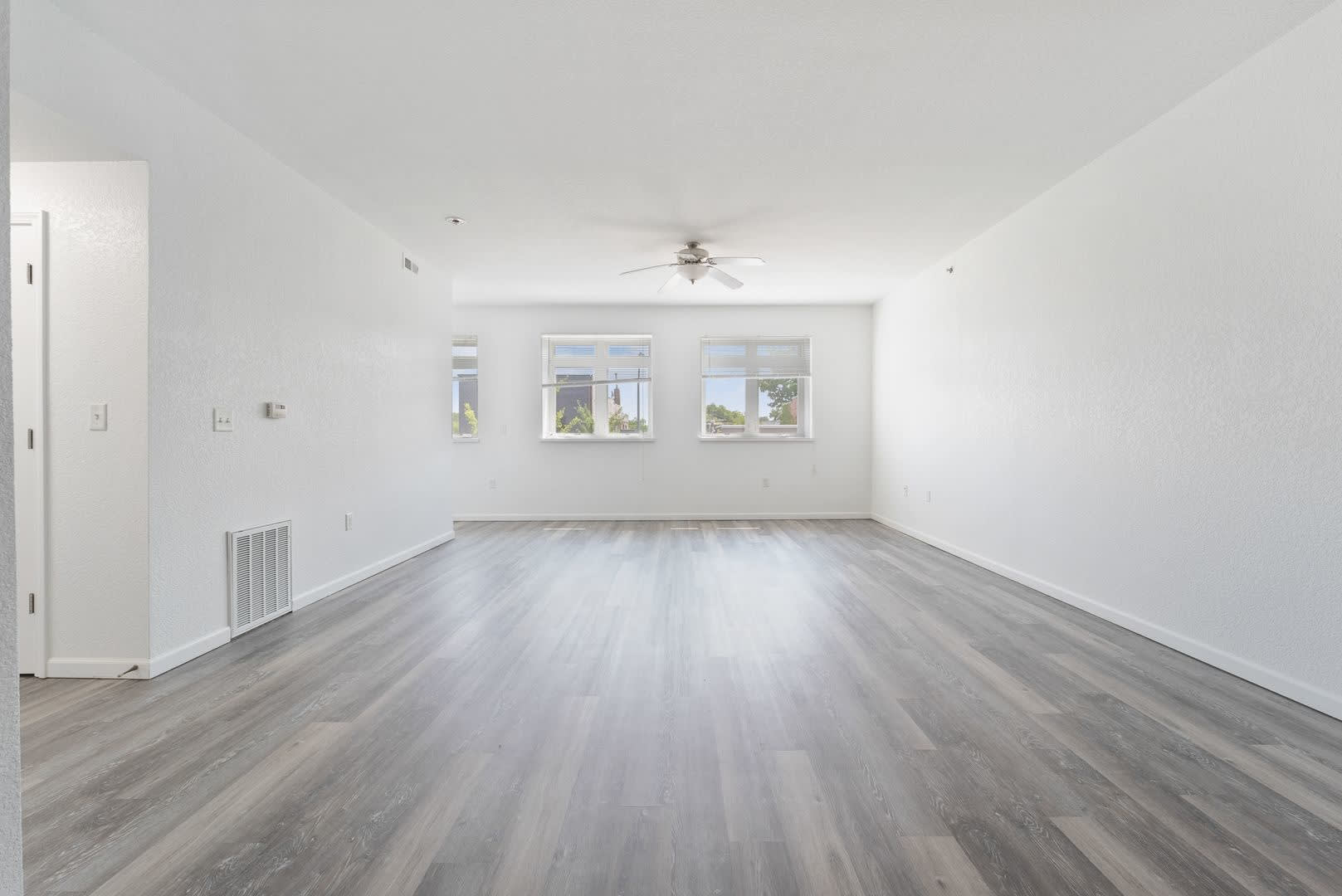 2215 College St – photo 4