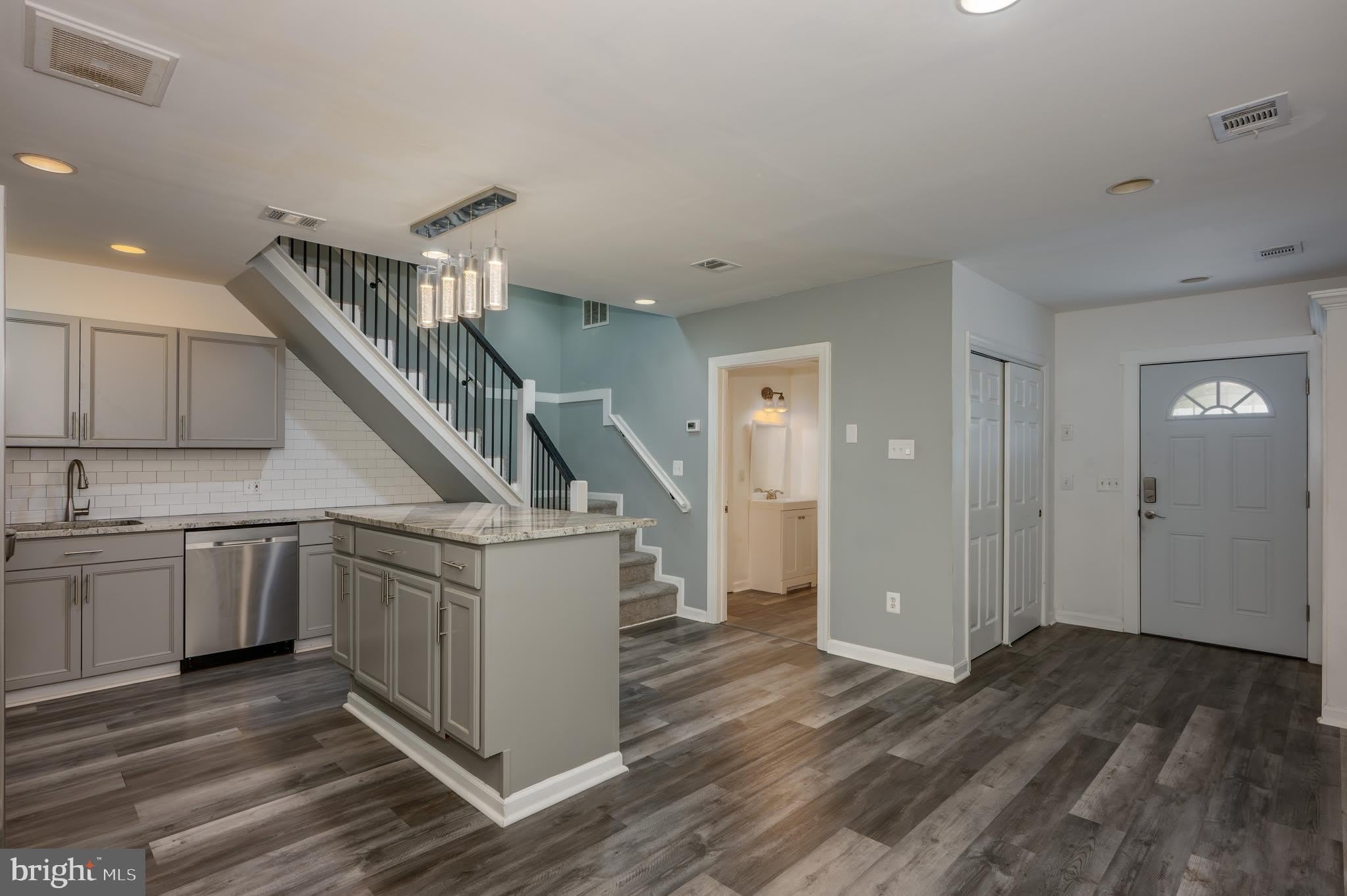 4616 Curtis Avenue – photo 4