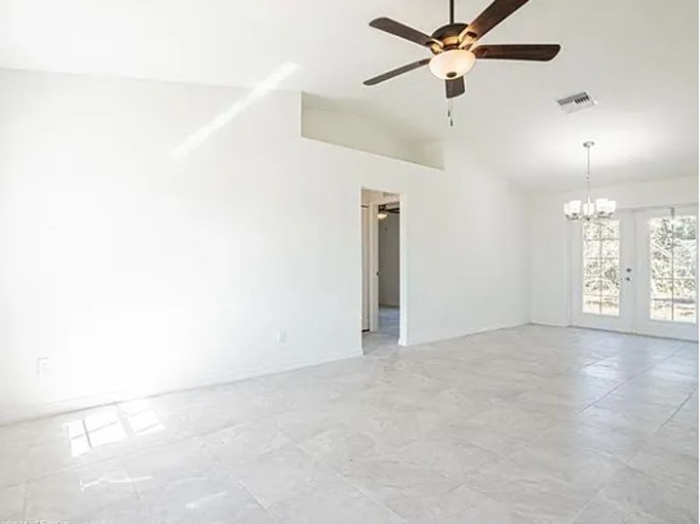 3/2/1 Single Family home- Available now! – photo 4