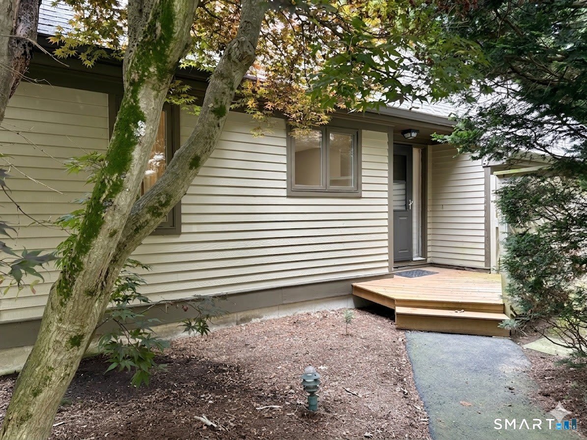 4 Copper Hill Drive – photo 2