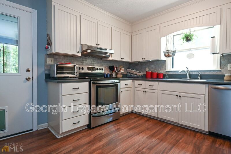 225 Snapfinger Drive – photo 5
