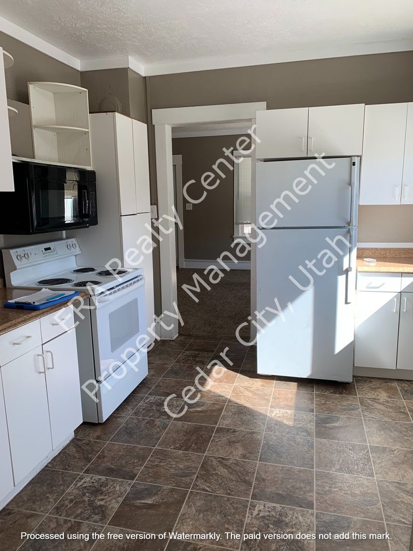 Move In Discount 195 00 2 Bed 1 Bath Upstairs Apartment In Vintage Home – photo 5