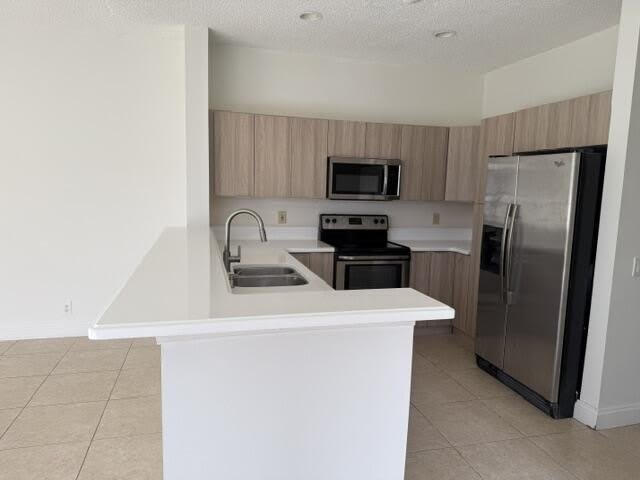 686 Lone Pine Lane – photo 4