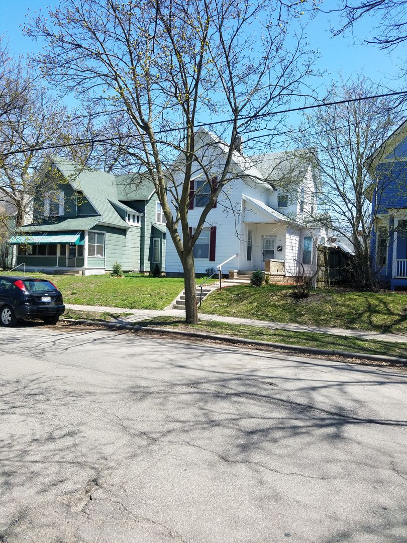 Downtown 2 Story Cottage Monthly Grand Rapids Rental – photo 3
