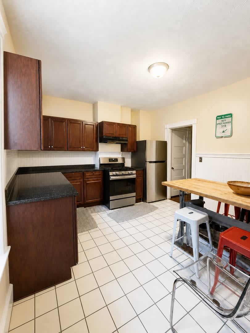 Cat Friend Duplex Home With Two Free Parking Spots Included In The Rent Perfect Location Near Bridge To Cambridge – photo 2