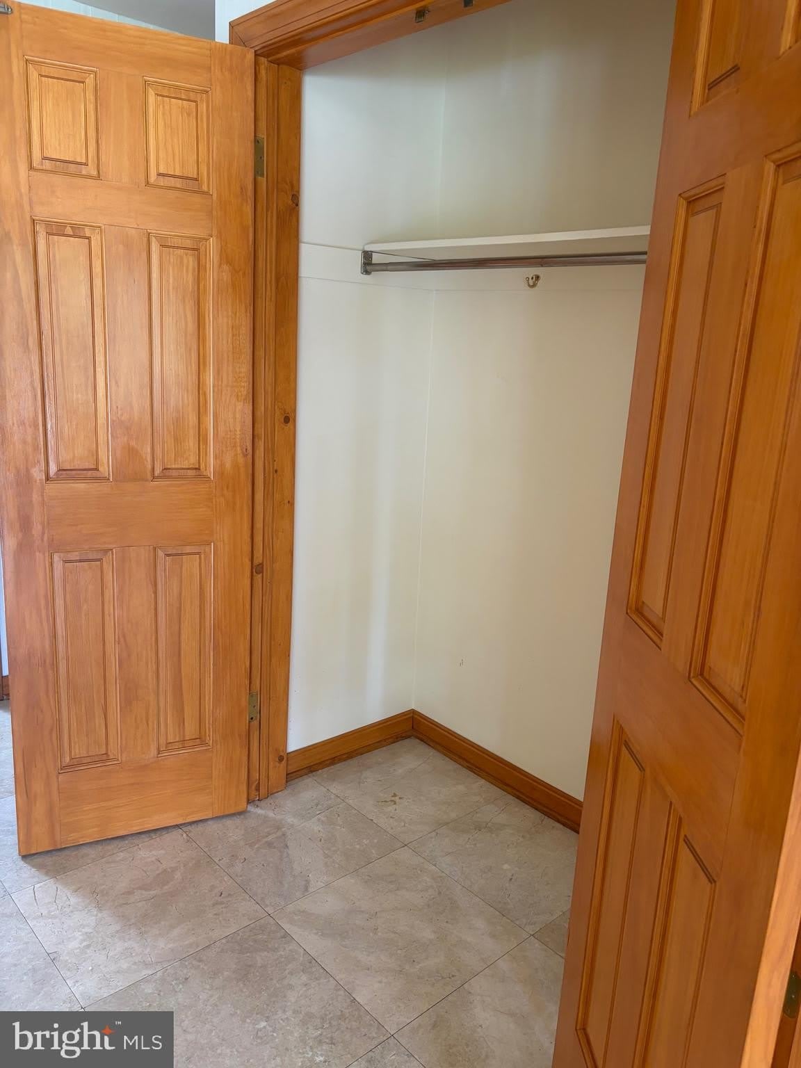 5800 PLAINVIEW Road – photo 5