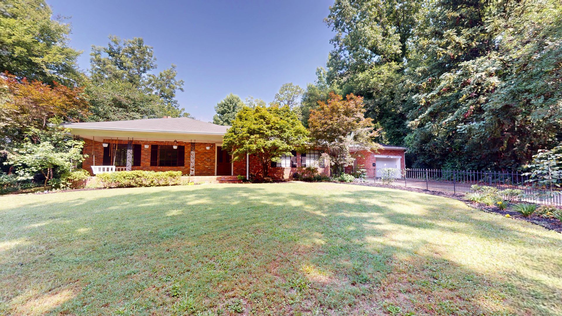 Private Hilltop Retreat Overlooking Prattville – photo 2
