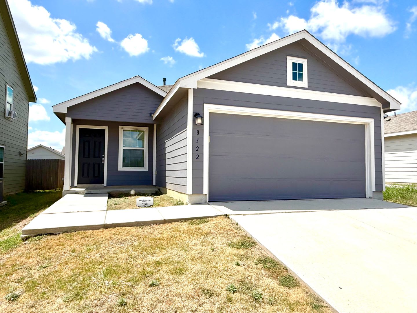 *MOVE IN SPECIAL* Comfortable Living with Open Kitchen & Fenced Yard! – photo 1