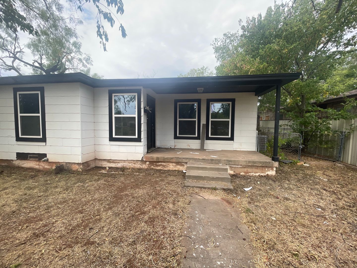 3 bedroom, 2 bath – photo 1