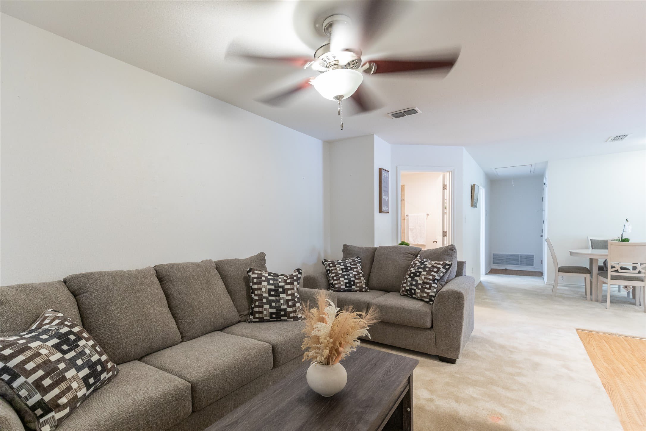 2650 Madison Avenue – photo 1