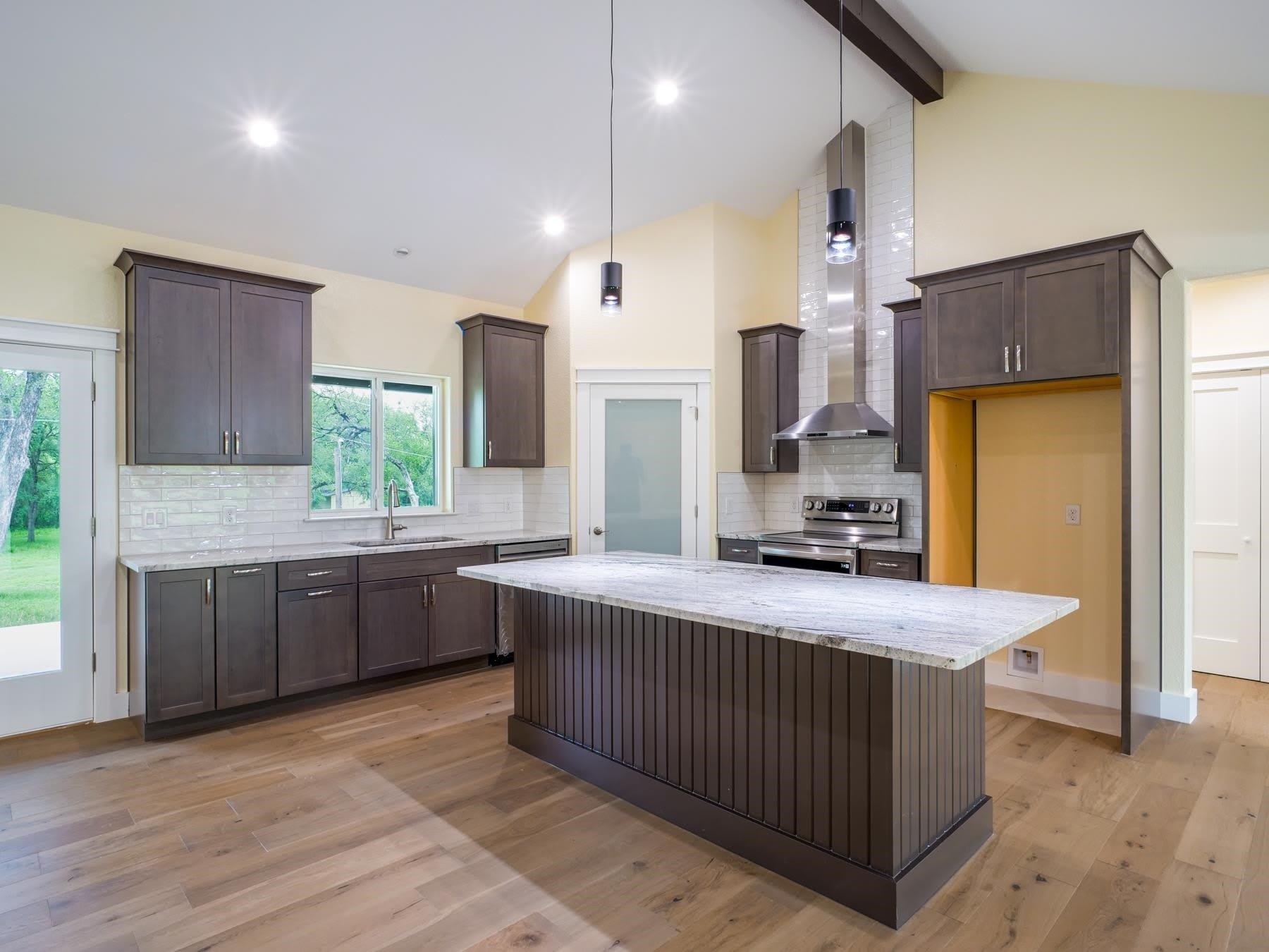 1415 Bluebonnet – photo 2