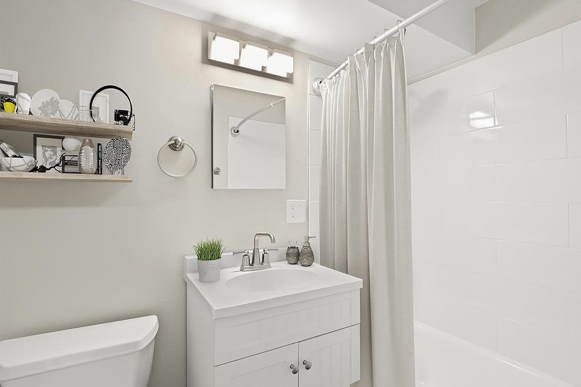 1325 Madison Apartments – photo 5