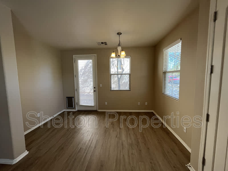 2958 N Clanton St – photo 4