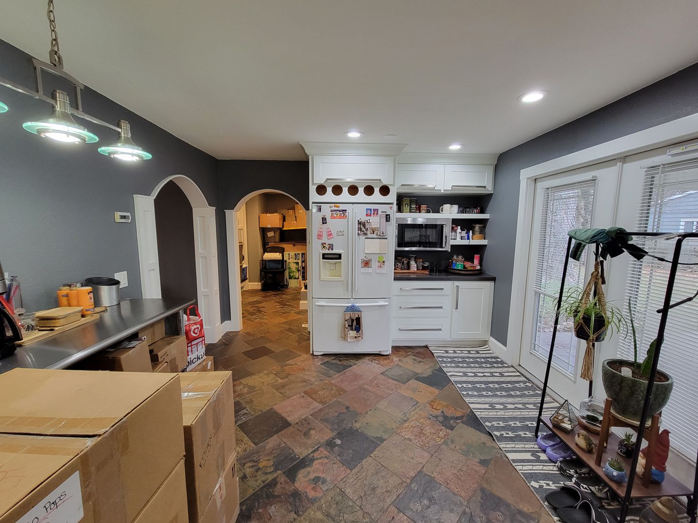 Charming 4 bedrom, 2 bathroom home with extensive high-end renovations – photo 4