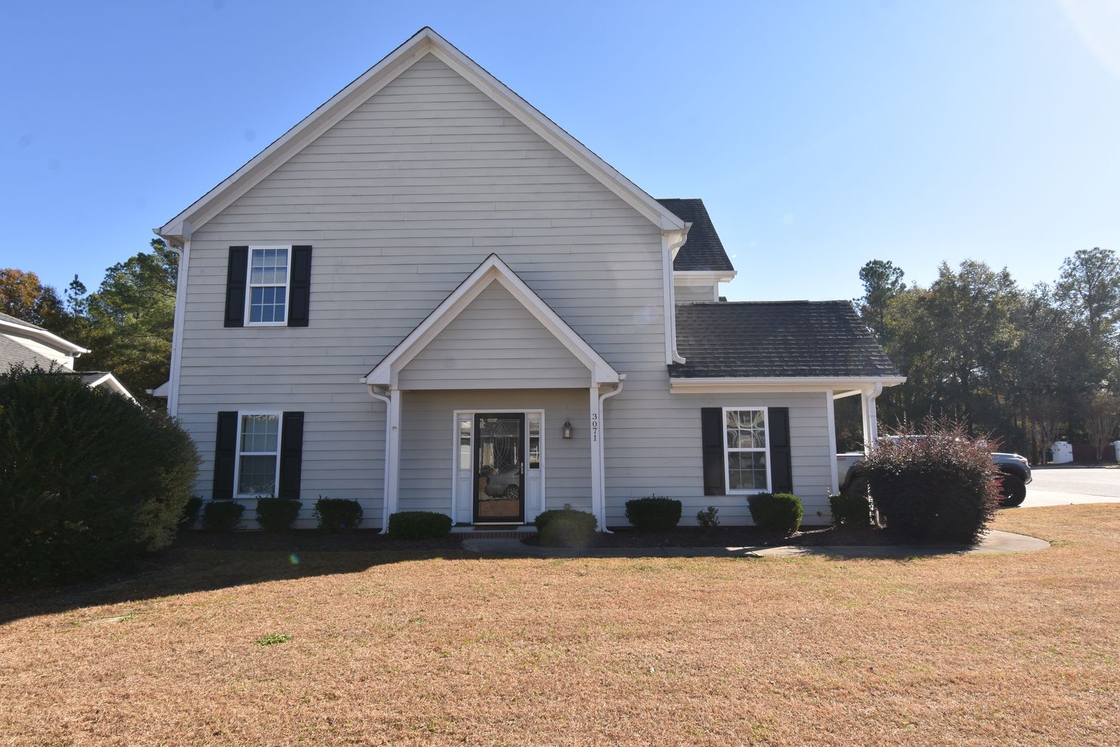 2 Weeks Free on First Full Months Rent~ 3 Bedroom 2.5 Bathroom Townhome~ Large Corner Lot – photo 2