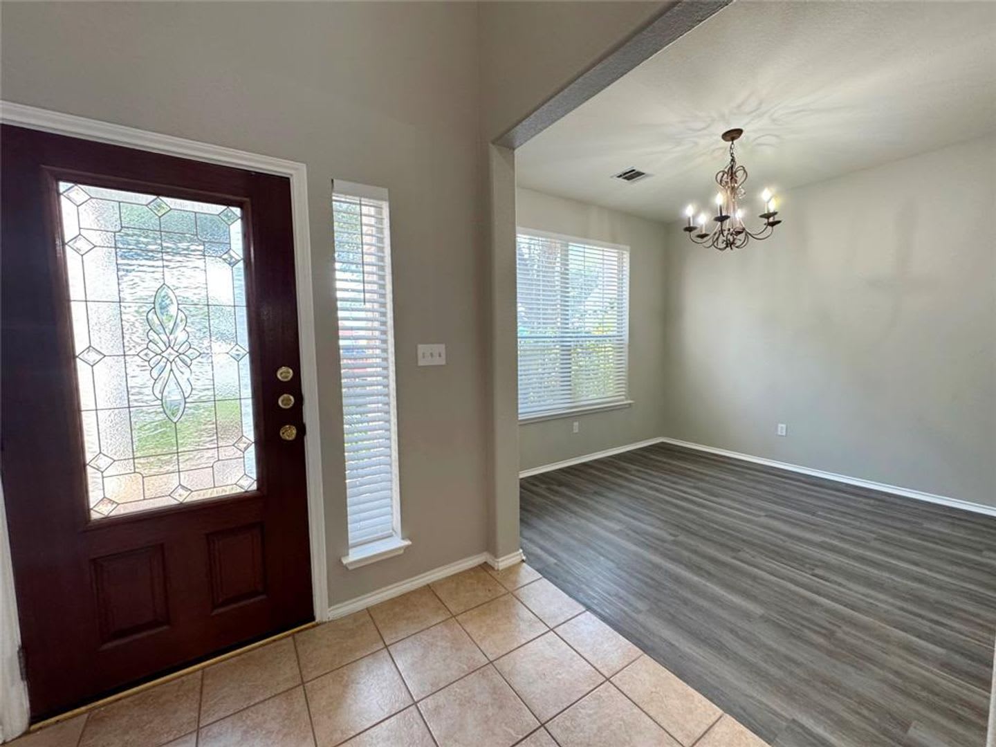 Discover Unparalleled Comfort In This Captivating Two Story Residence Perfectly Situated In A Desirable Cedar Park Neighborhood – photo 3