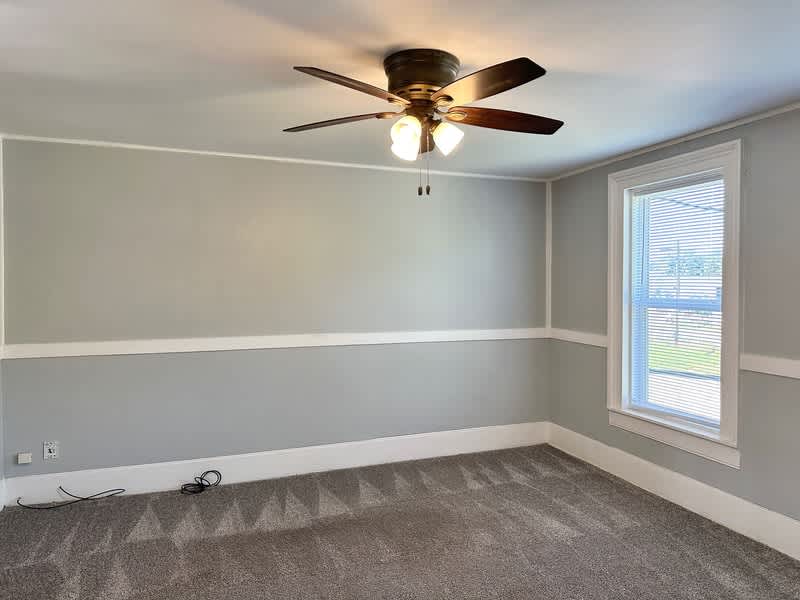 326 Railroad St – photo 3