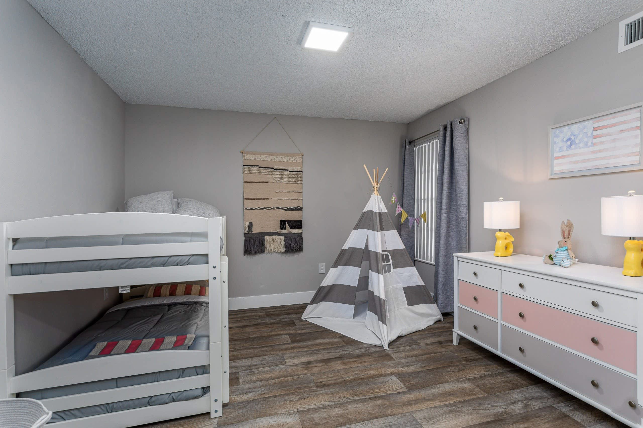The Landings at Pembroke Lakes – photo 5