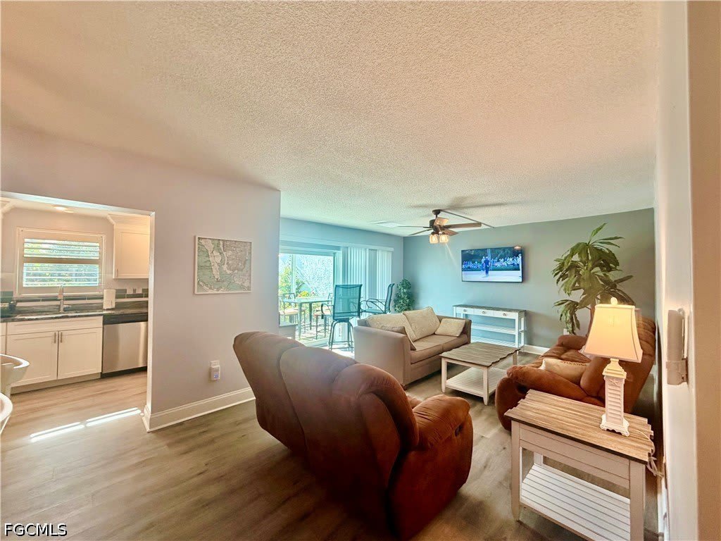 4912 Vincennes Street – photo 5