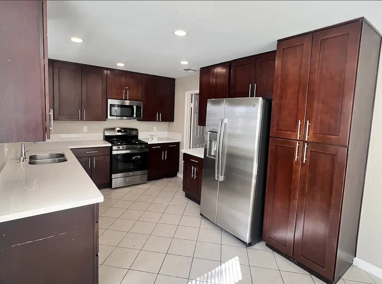 2304 Lone Pine Drive – photo 1